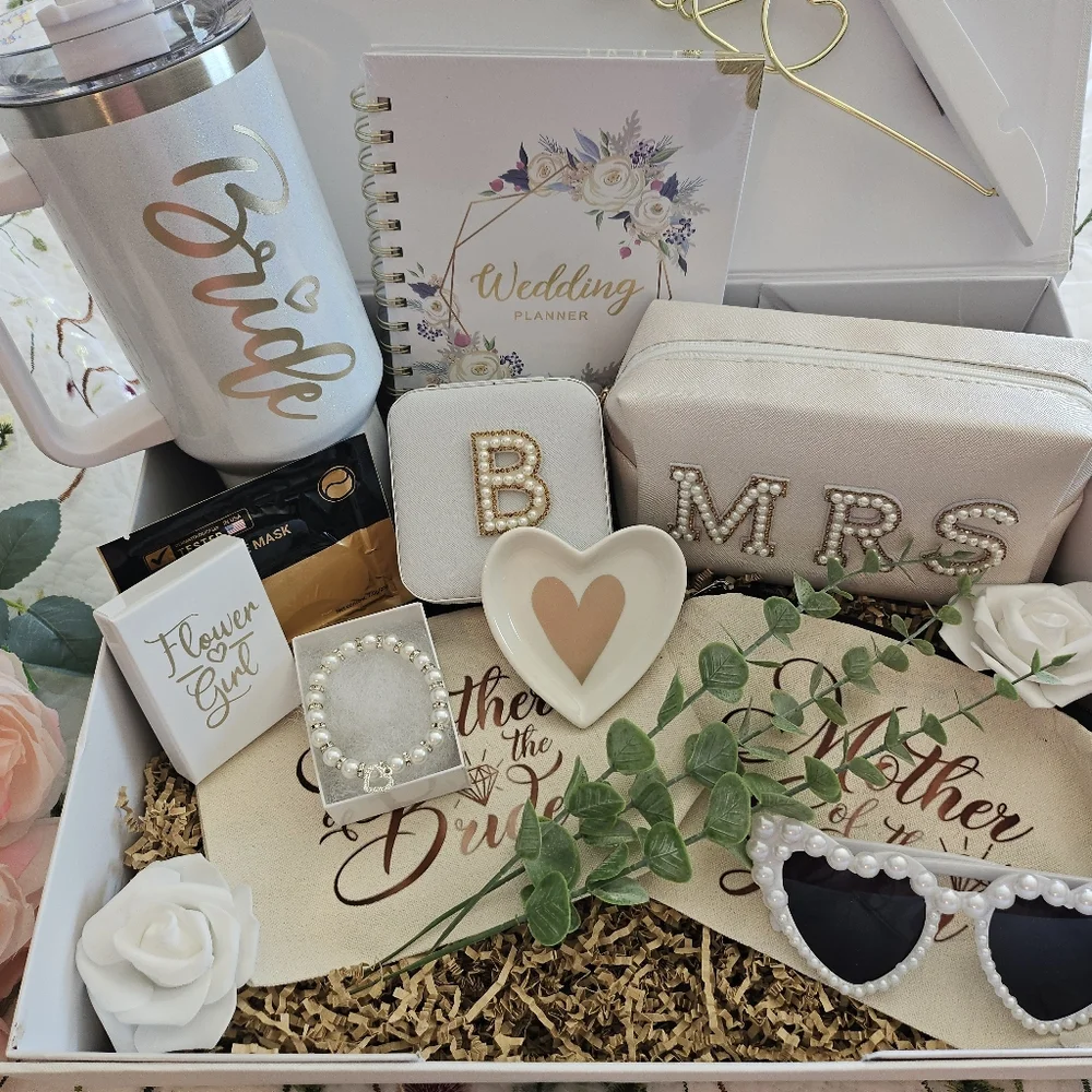 Deluxe Bride-to-be Gift Box Engagement Gift for bride - Picture 3 of 9